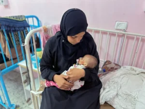 اليونسيف: الأمهات والرضع حديثي الولادة في غزة يواجهون ظروفا صعبة